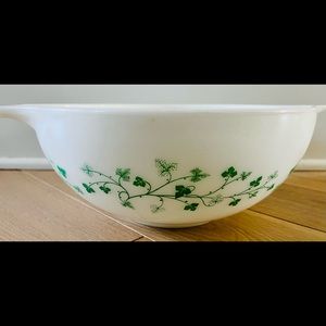 Vintage Pyrex White & Green Ivy 4 QT Cinderella Mixing Ovenware Bowl #444